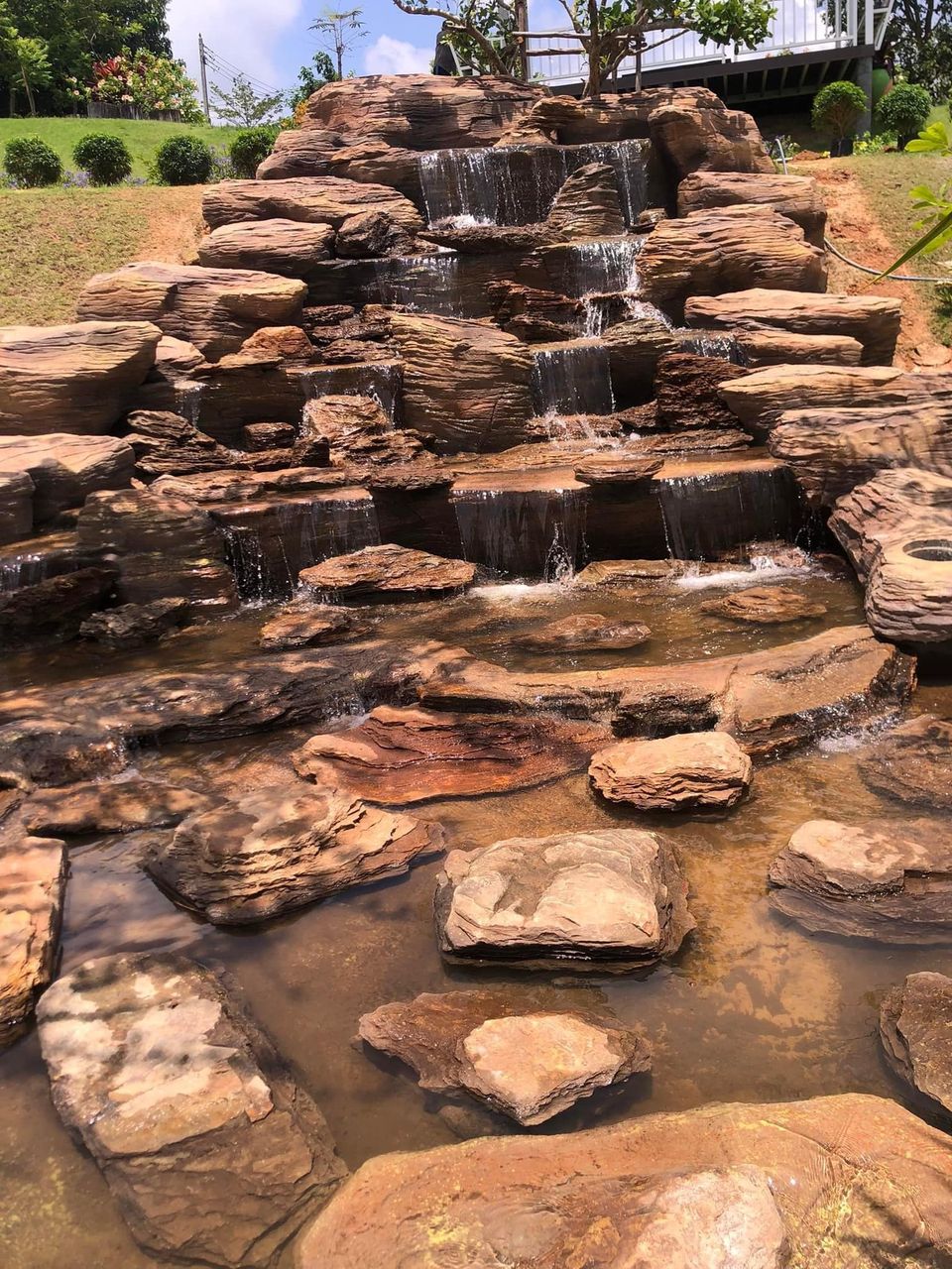 4 - https://บ้านสวนดีไซน์.com | บ้านสวนดีไซน์ - บริการรับออกแบบจัดสวนหญ้า - สวนหิน สร้างบ่อปลา ทำน้ำตก ครบวงจรทั่วไทย เจ้าของร้านทำเอง ไม่ผ่านนายหน้า